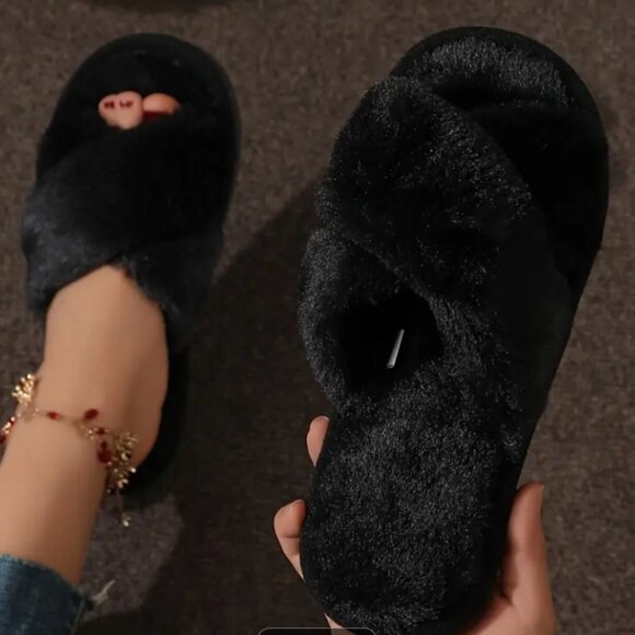 NEW Exquisitely Soft, Open-Toe, Cozy Slippers in Black Faux Fur, 8. - Picture 1 of 6